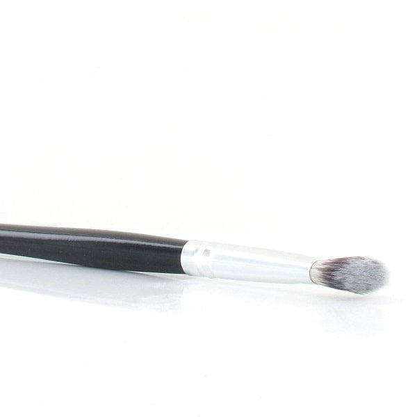 ANGLED EYESHADOW BRUSH